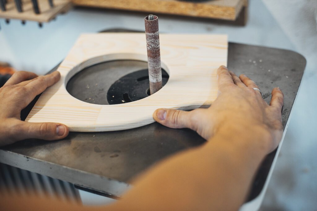 Step-by-Step Guide to Cutting the Perfect Hole in Wood