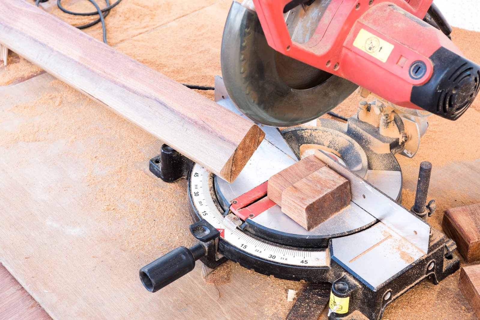 How to Choose the Best Professional Circular Saw Blade Sharpener